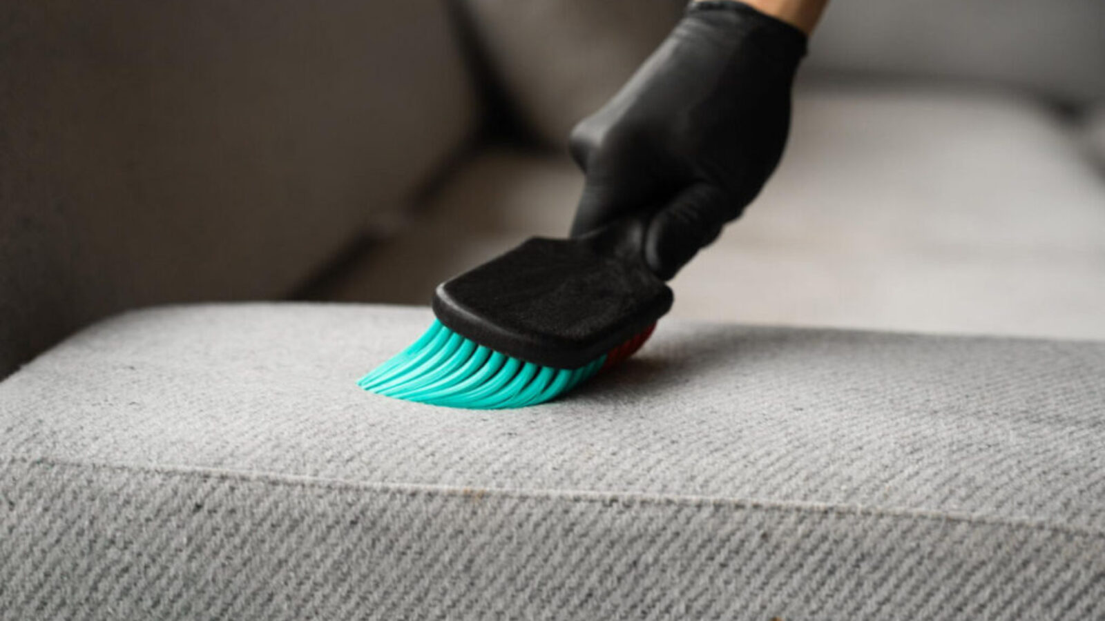 Jak dbać o tapicerowane meble ogrodowe