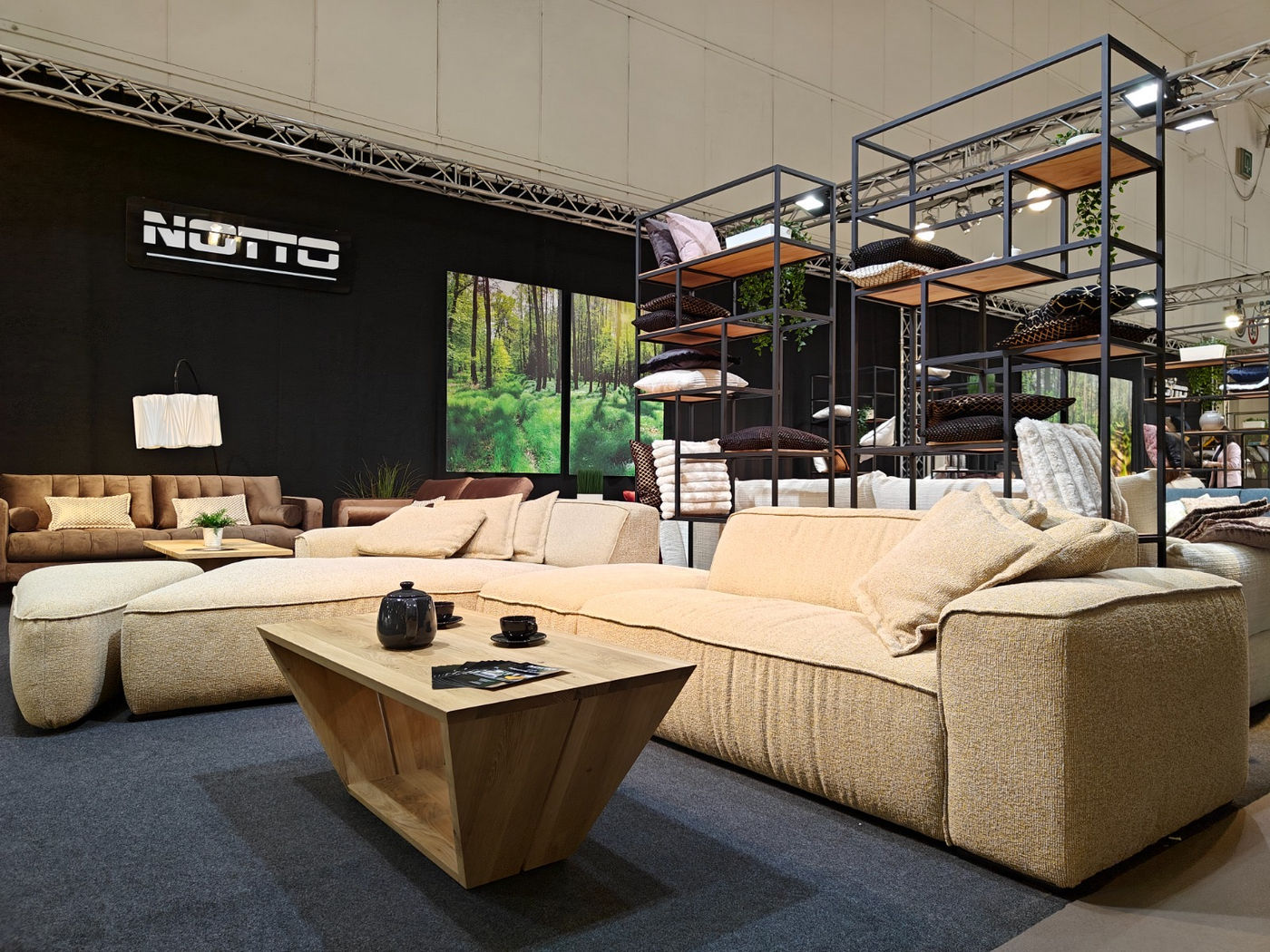 Ekspozycja meblowa firmy Notto - narożnik